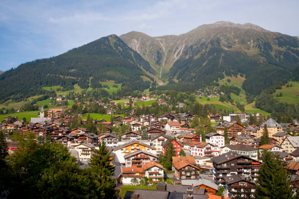 Blick auf Klosters und die umliegende Bergwelt